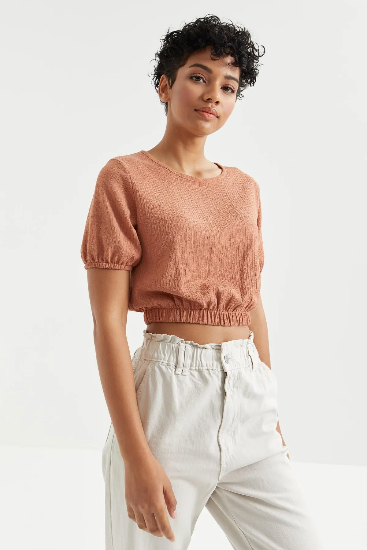 balon kol o yaka beli lastikli bürümcük kumaş kadin crop top t-shirt - 97221