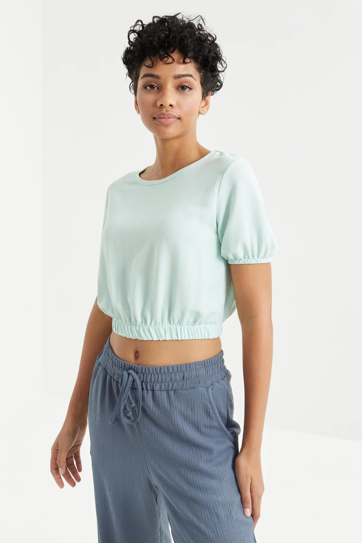 balon kol o yaka beli lastikli bürümcük kumaş kadin crop top t-shirt - 97221