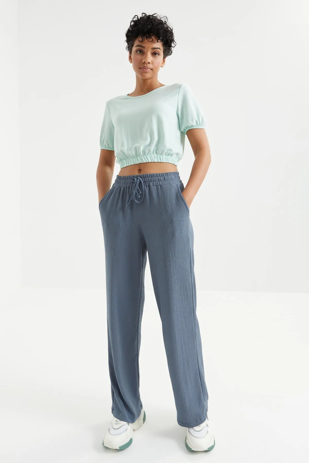 balon kol o yaka beli lastikli bürümcük kumaş kadin crop top t-shirt - 97221