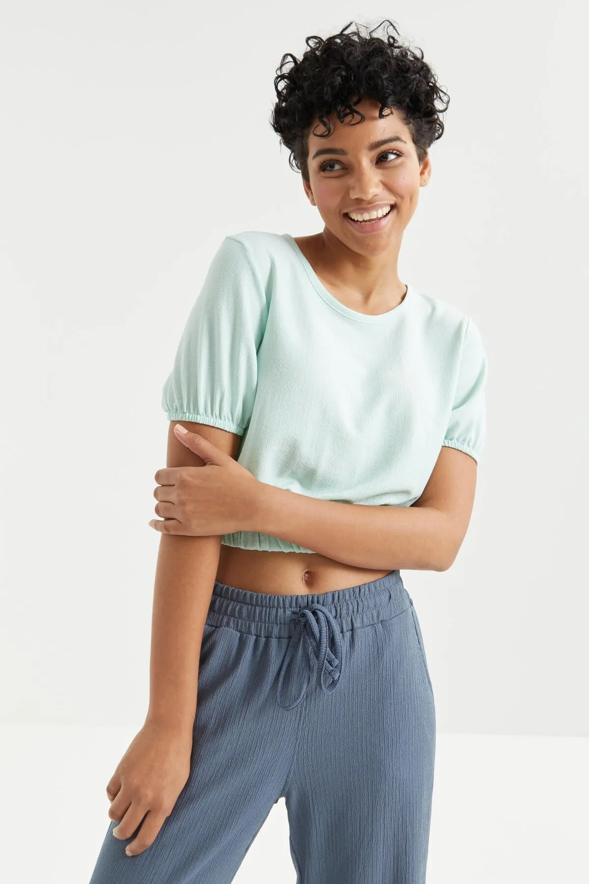 balon kol o yaka beli lastikli bürümcük kumaş kadin crop top t-shirt - 97221