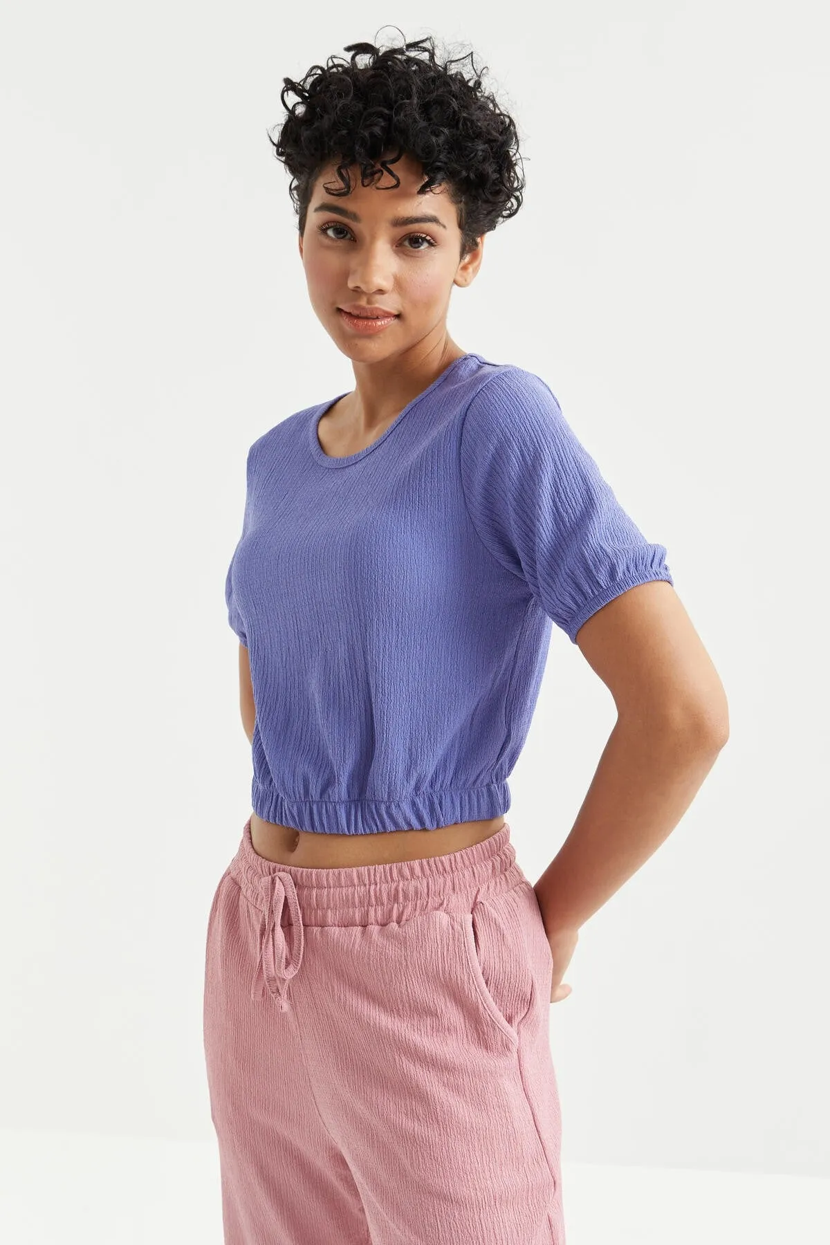 balon kol o yaka beli lastikli bürümcük kumaş kadin crop top t-shirt - 97221